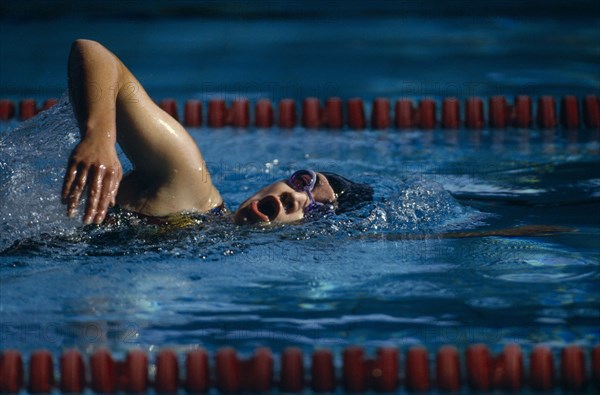 10044884 SPORT Water Sport Swimming Women s Freestyle swimmer