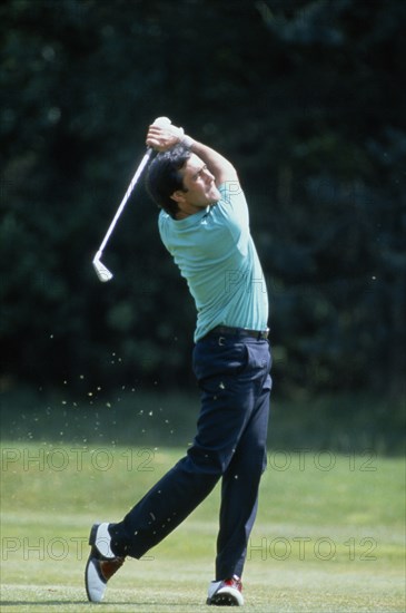 10037381 SPORT Ball Games Golf Seve Ballesteros taking a swing