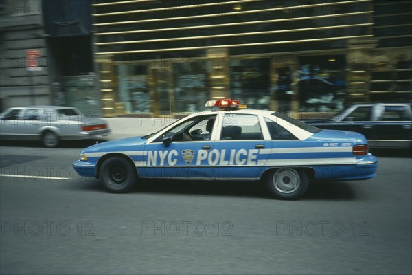 USA, New York, Manhattan, Police car on Park Avenue.