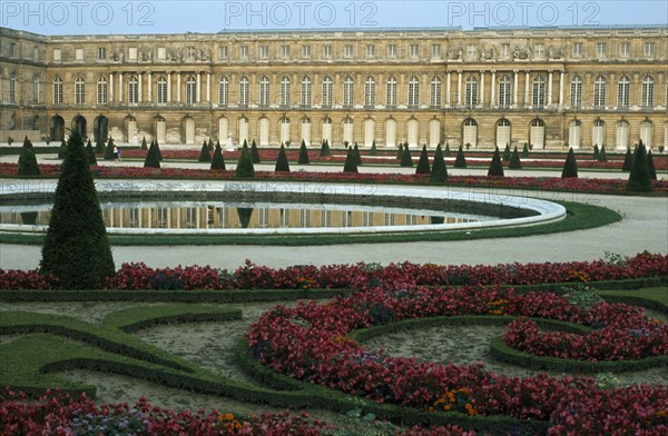FRANCE, Ile de France, Versailles, "South Parterre with ornamental flower beds, topiary and pond."