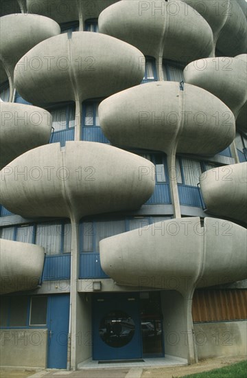 FRANCE, Ille de France, Creteil, Modern housing block with rounded balconies