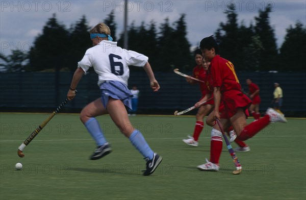 10012385 SPORT Ball Games Hockey Nederlands versus China match in the World Student Games  Sheffield. Womens teams.