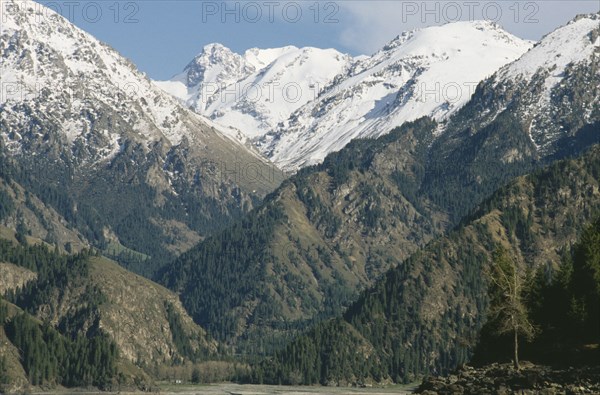 CHINA, Xinjiang, Tianchi, Tianshan Mountain landscape