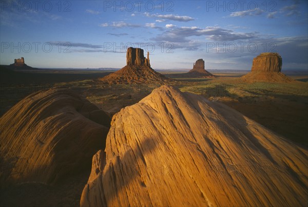 USA, Arizona / Utah, Monument Valley, Panoramic View towards the Mittens in evening light