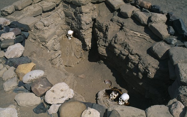 PERU, Ica Administrative Division, Nazca,  Nazca cemetery and mummified remains.