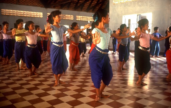 CAMBODIA, Phnom Pehn, Dancers at the Ecole de Beaux Arts.