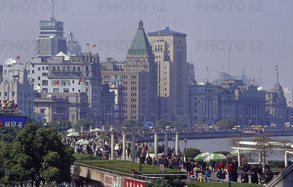 CHINA, Shaanxi, Shanghai, View over The Bund waterside area towards city skyline