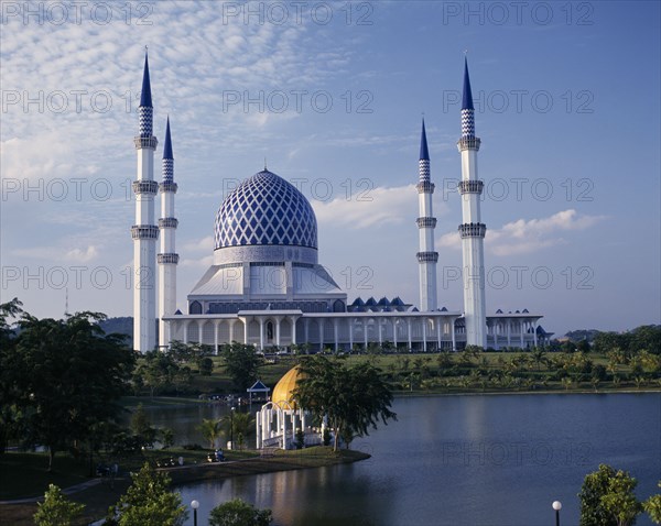 MALAYSIA, Selangor, Shah Alam, "Mosque,four slender towers,central blue dome,yellow lakeside dome "