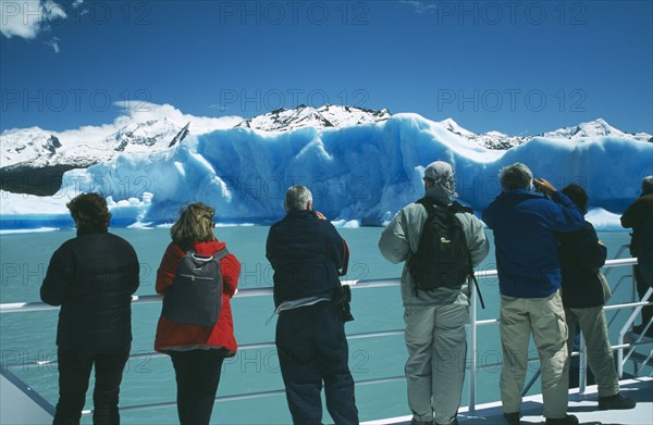 ARGENTINA, Santa Cruz Province, Los Glaciares , Iceburg viewing in the National Park Lago Argentino Brazo Upsala.
