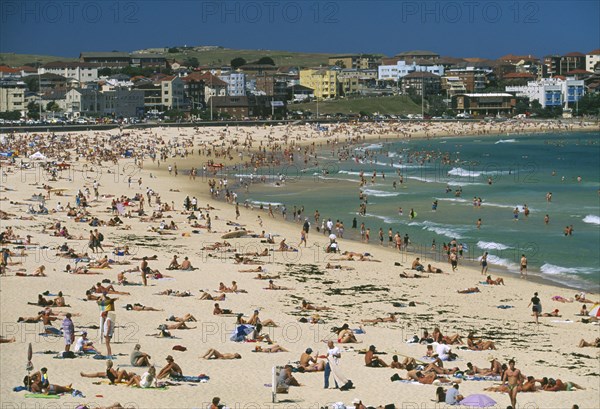 AUSTRALIA, New South Wales, Sydney, View over busy Bondi Beach