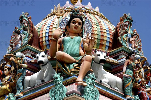 SINGAPORE, Central, Chinatown, Sri Mariamman Temple. Detail of brightly coloured Hindu carvings dating from 1862