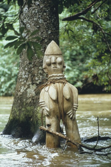 NIGERIA, Religion, Shrine, The Orisha or Mother Earth to whom women pray for children