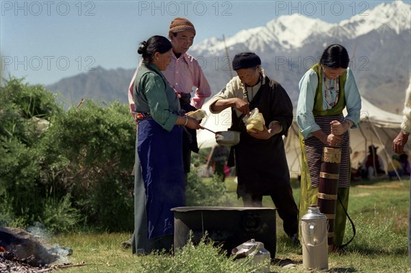 INDIA, Ladakh, Drinks vendor at the 14th Dalai Lamas birthday celebrations