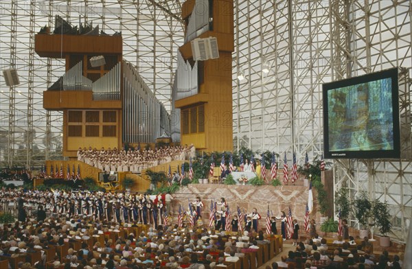 USA, California, Los Angeles, Memorial Day congregation