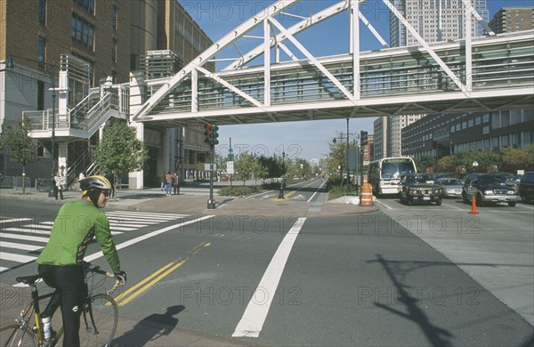 USA, New York, Manhattan, Cycle lanes next  to the West Side highway