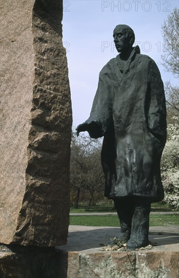 HUNGARY, Budapest, Memorial to Raoul Wallenberg who rescued many Hungarian Jews during World War II.