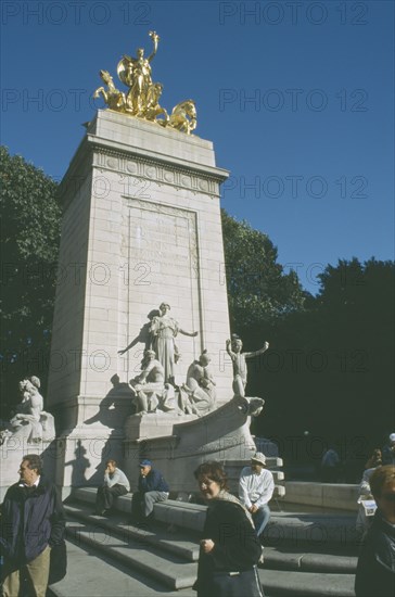 USA, New York, Manhattan, Maine memorial on Columbus Ciorcle and the south west corner of Central Park