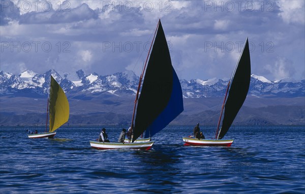 BOLIVIA, La Paz, Lake Titicaca, Isla Suriqui.  Annual sailing regatta by local fishermen.