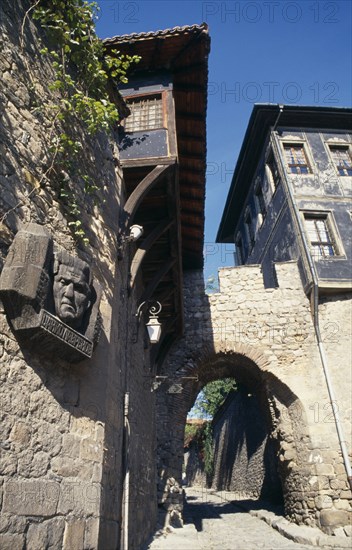BULGARIA, Plovdiv, Archway and old town houses