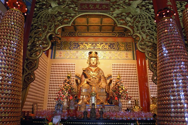 MALAYSIA, Kuala Lumpur, Chinatown, Shrine at a Chinese Temple