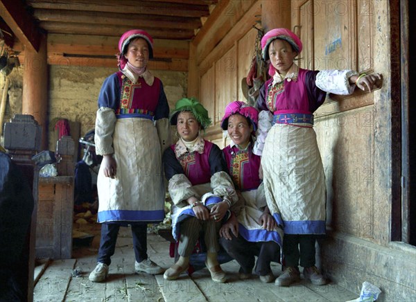 CHINA, Yunnan, Zongdian, Field workers ready for the days toil