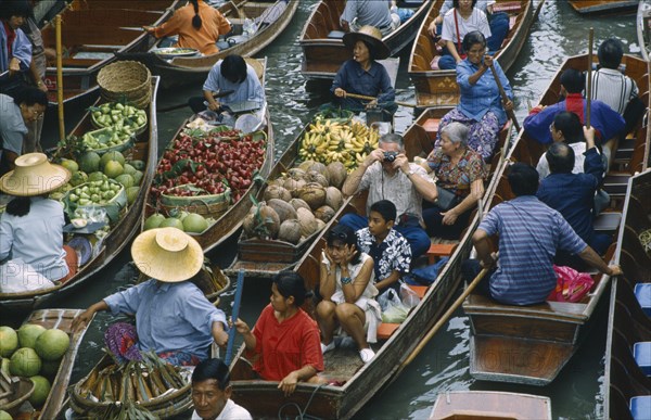 THAILAND, Bangkok, Damoen Saduak floating market