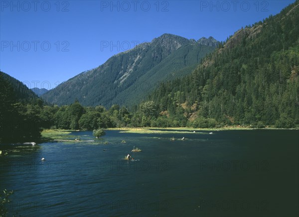 USA, Washington State, Mason, Lake Cushman in the hills of the olympic Mountains which is popular for swimming.