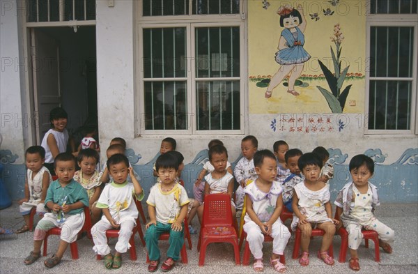 CHINA, Henan Province, Education, Schoolchildren aged from three to five years outside kindergarten.