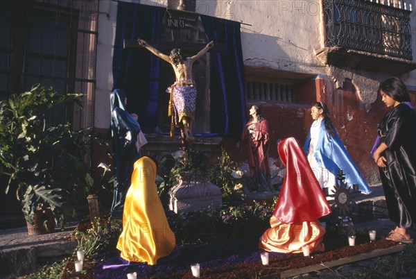 MEXICO, Guanajuato, San Miguel de Allende, Children re-enacting stations of the cross on Easter Friday.