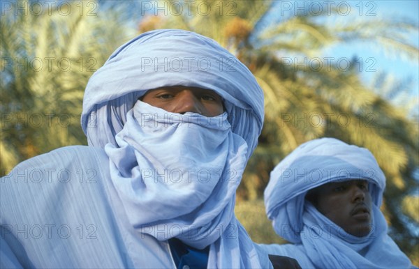 LIBYA, Gadames, Touareg men