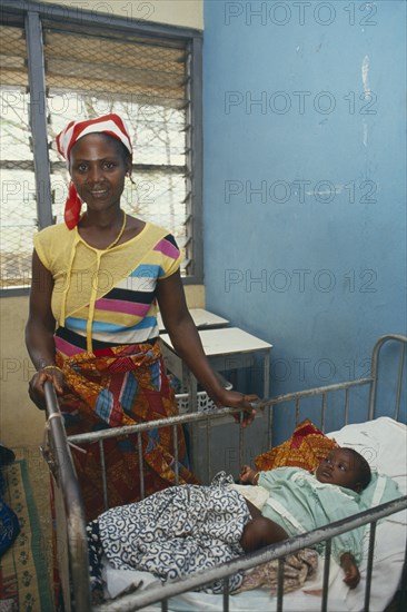 GHANA, Euchi, Woman and her baby in a ward of the local hospital