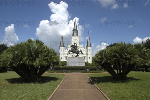 USA, Louisiana, New Orleans, French Quarter. Jackson Square with equestrian statue of Andrew Jackson and St Louis Cathedral beyond