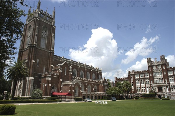 USA, Louisiana, New Orleans, Loyola University seen over lawns