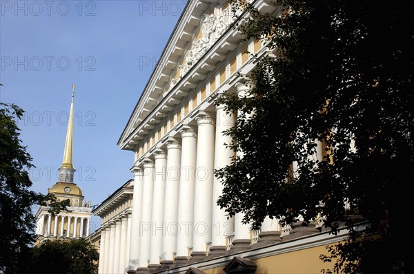 RUSSIA, St Petersburg, View along columned facade of the Mikhailovsky Palace and Russian Museum toward spire