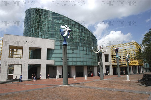 USA, Louisiana, New Orleans, Aquarium of the Americas exterior