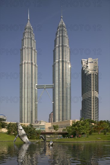 MALAYSIA, Kuala Lumpur, The Petronas Towers.