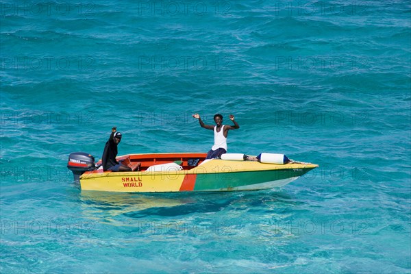 WEST INDIES, St Vincent & The Grenadines, Tobago Cays, Water taxi from Union Island