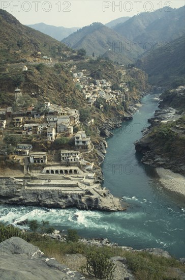 INDIA, Utter Pradesh, Devprayag, Point where the Bhagirathi River and the Alaknanda River join to form the Ganges River. One of the five sacred confluences and an important place of Hindu pilgrimage.