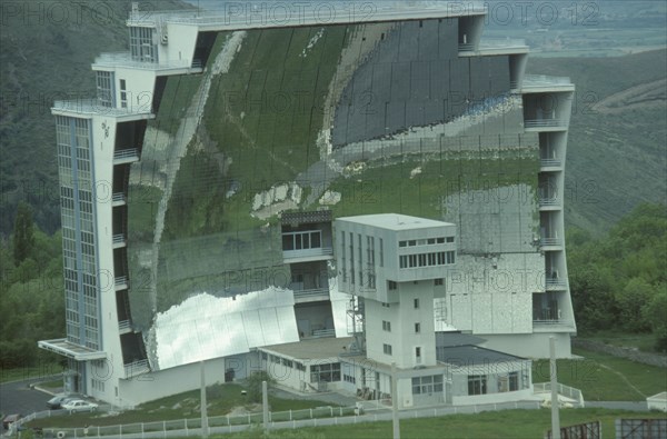 FRANCE, Languedoc Roussillon, Pyrenees Orientales, Odeillo-Via solar power station.