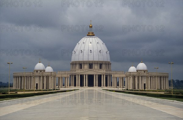 IVORY COAST, Architecture, Yamoussoukro Basilica