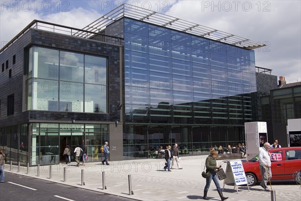 ENGLAND, East Sussex, Brighton, Public Library exterior