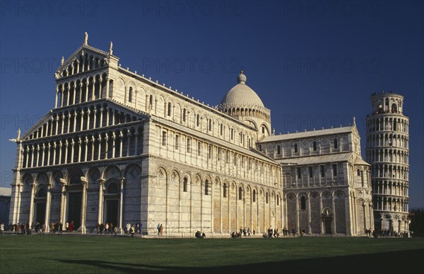 ITALY, Tuscany, Pisa, The Leaning Tower and Cathedral in the Piazza del Duomo