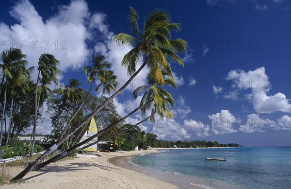 BARBADOS, St Peter Parish, Mullins Beach, Quiet sandy beach near the King’s Beach Hotel on coast of north western parish.