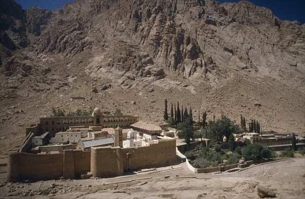 EGYPT, Sinai Desert, St Catherines Monastery, Greek Orthodox Monastery founded in AD 527 by Emperor Justinian.  Walled complex and gardens at the foot of Mount Sinai.