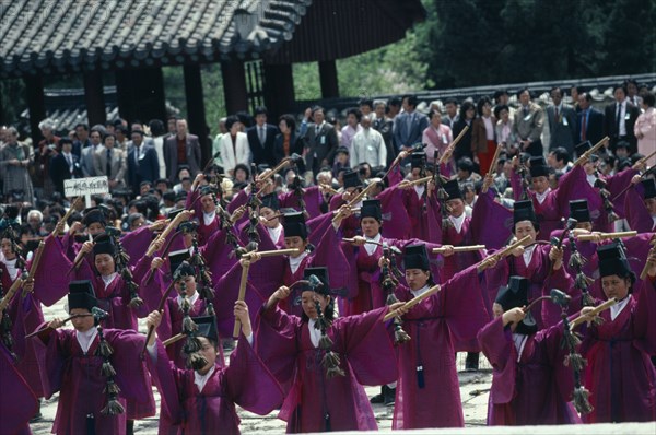 SOUTH KOREA, Religion, Buddhism, Novice Rites taking place in a Confucian Rites Cermony in the Chong Shrine