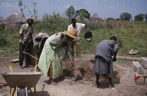 GAMBIA, People, Work, Men and women building village school