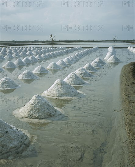 THAILAND , Ratchaburi Province, Salt pans outside Bangkok on the road to Ratchaburi