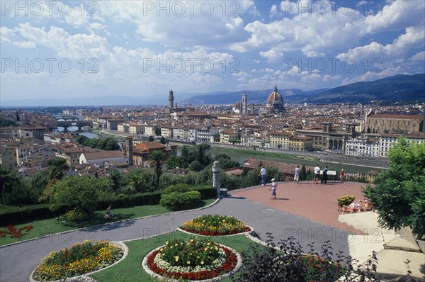 ITALY, Tuscany, Florence, Piazzale Michelangelo gardens and viewpoint over city.