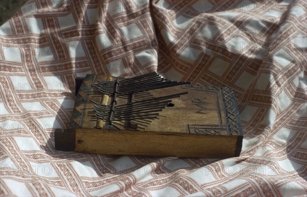 KENYA, Musical Instrument, Thumb piano