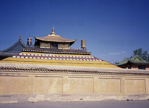 MONGOLIA, Ulan Bator, Ganden Monastery exterior.